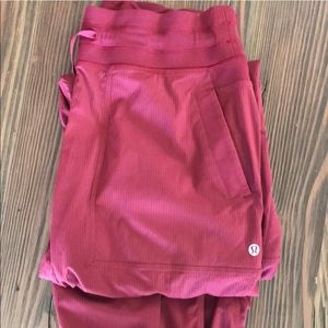 Lululemon relaxed fit joggers